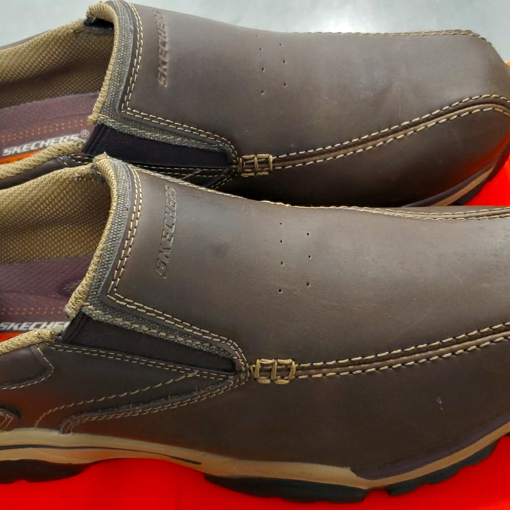 Sketchers Slip-on.
